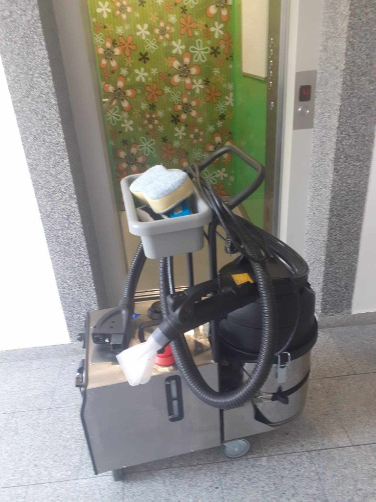 Aspirator profesional cu aburi injectie extractie Steam Comby 3000